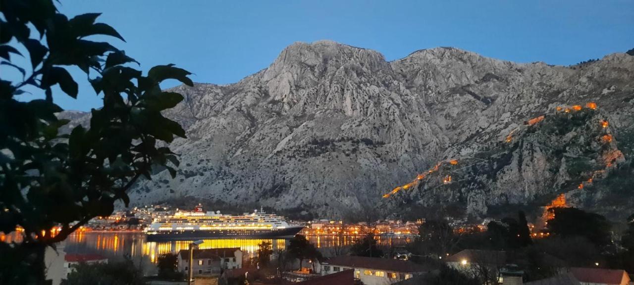 Milas Apartment Kotor Bagian luar foto
