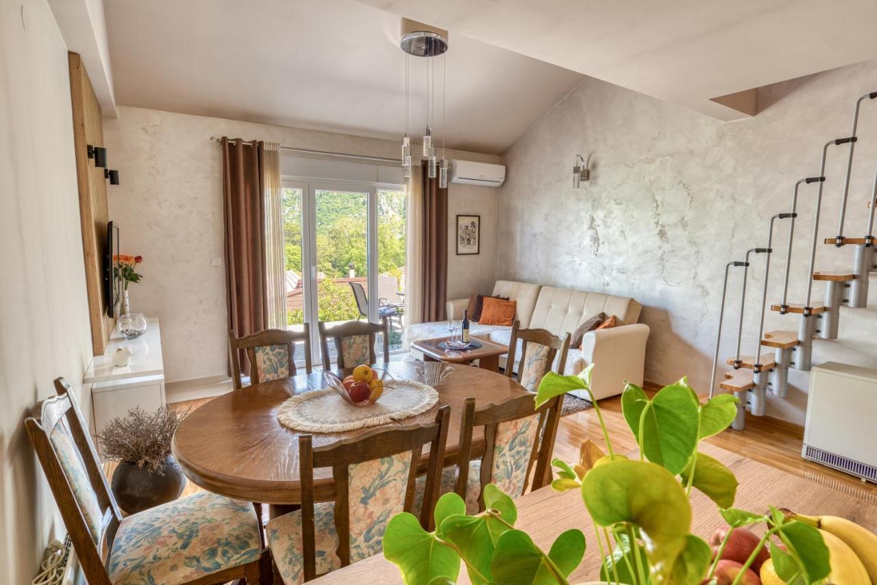 Milas Apartment Kotor Bagian luar foto